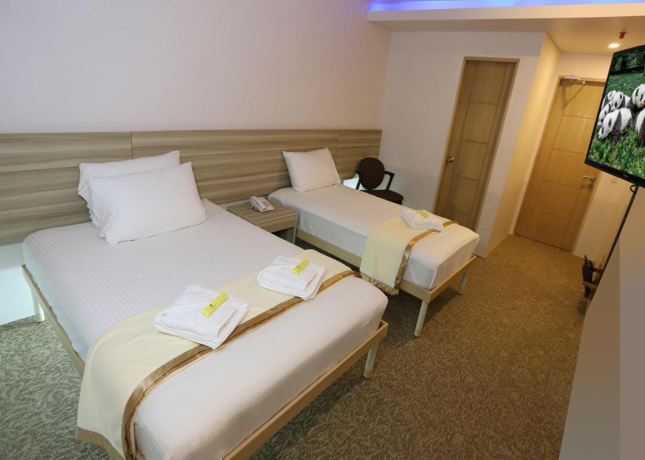1010 Hotel Muntinlupa City Extérieur photo